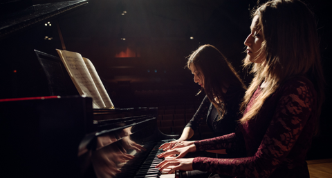 Female piano players